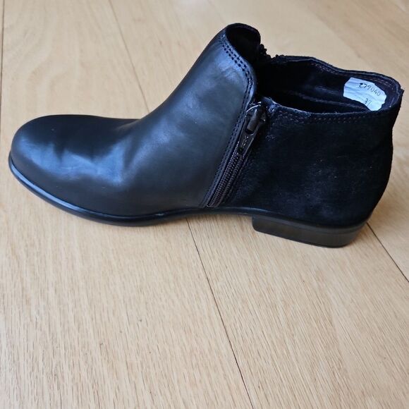 NAOT Helm Black Leather with Suede Ankle Boots Booties - Womens‎ Size EU 37 US 6 - Picture 9 of 12